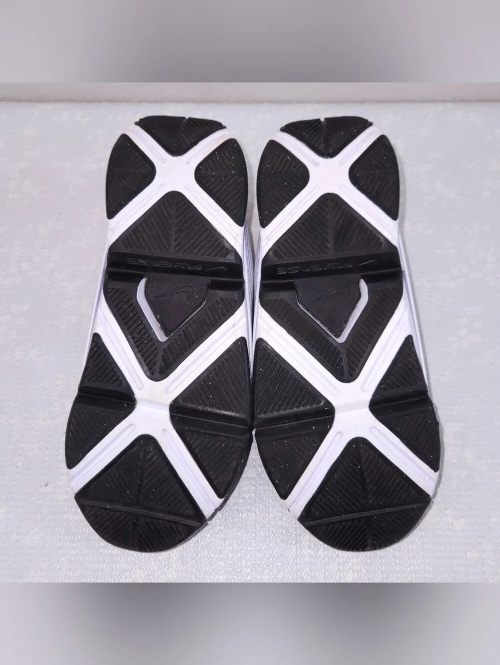 NIKE GO FlyEase Sneakers US 8 Black White Easy On Athletic Shoes